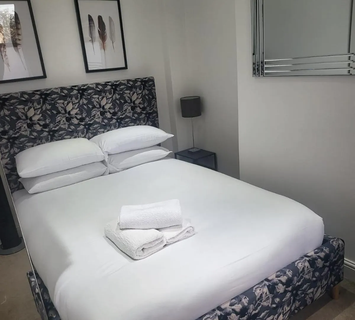 Charming Tower Bridge Apartment London